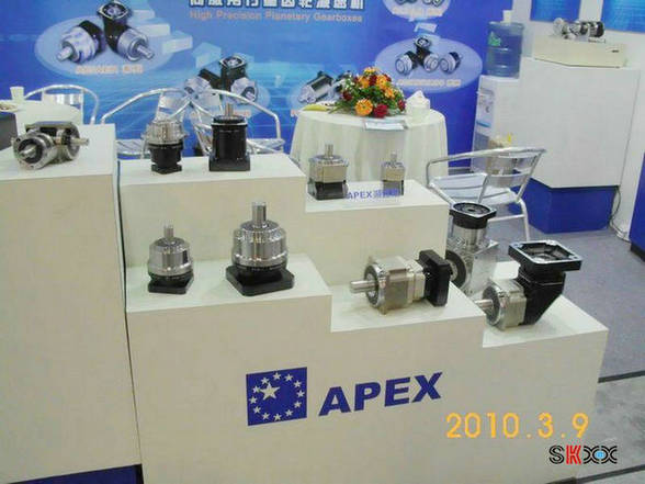 APEXpٙC_APEX DYNAMICSڙVNk̎