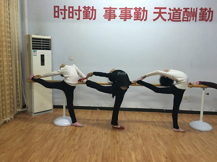 赸їUF؛1.52.02.5ף3.0ף3.5