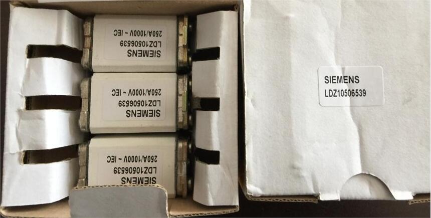 VE3051C5ṩg