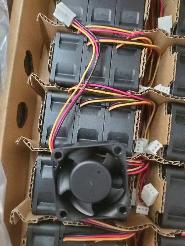 ADDAf AD0405HB-G70 4010 DC5V 0.19A LS OL